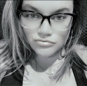 Meet your Posher, Whitney